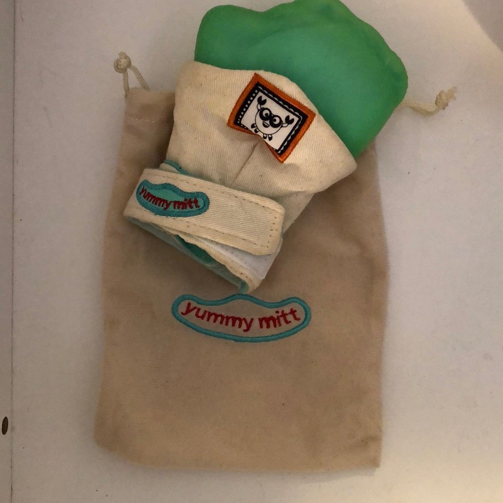 Yummy Mitt Teething Mitten